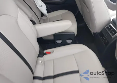 2024 Mazda Cx-90 3.3 Turbo Preferred from USA, damaged, VIN JM3KKBHD9R1114373